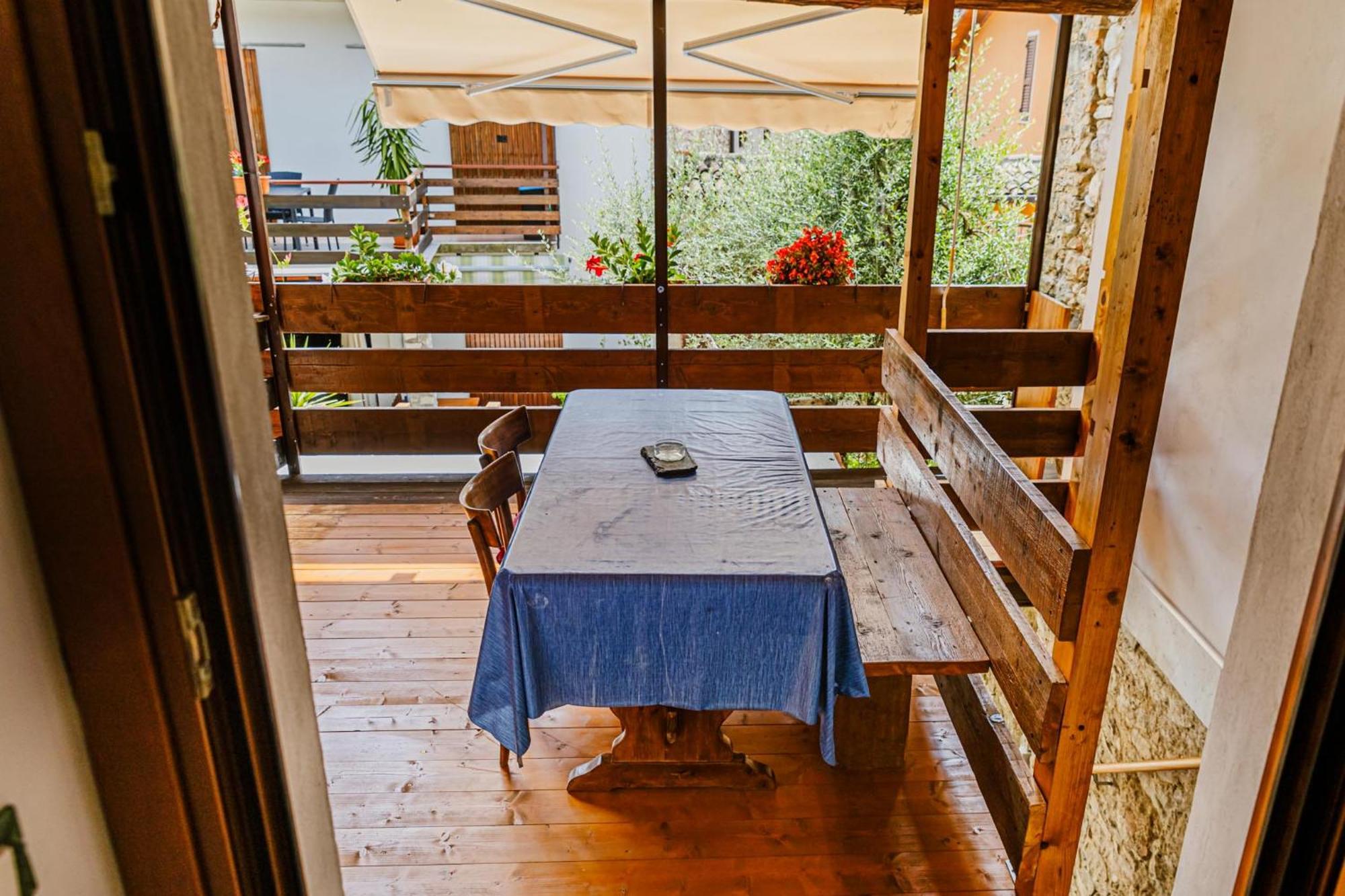 Cozy Castello Apartamento Manerba del Garda Exterior foto