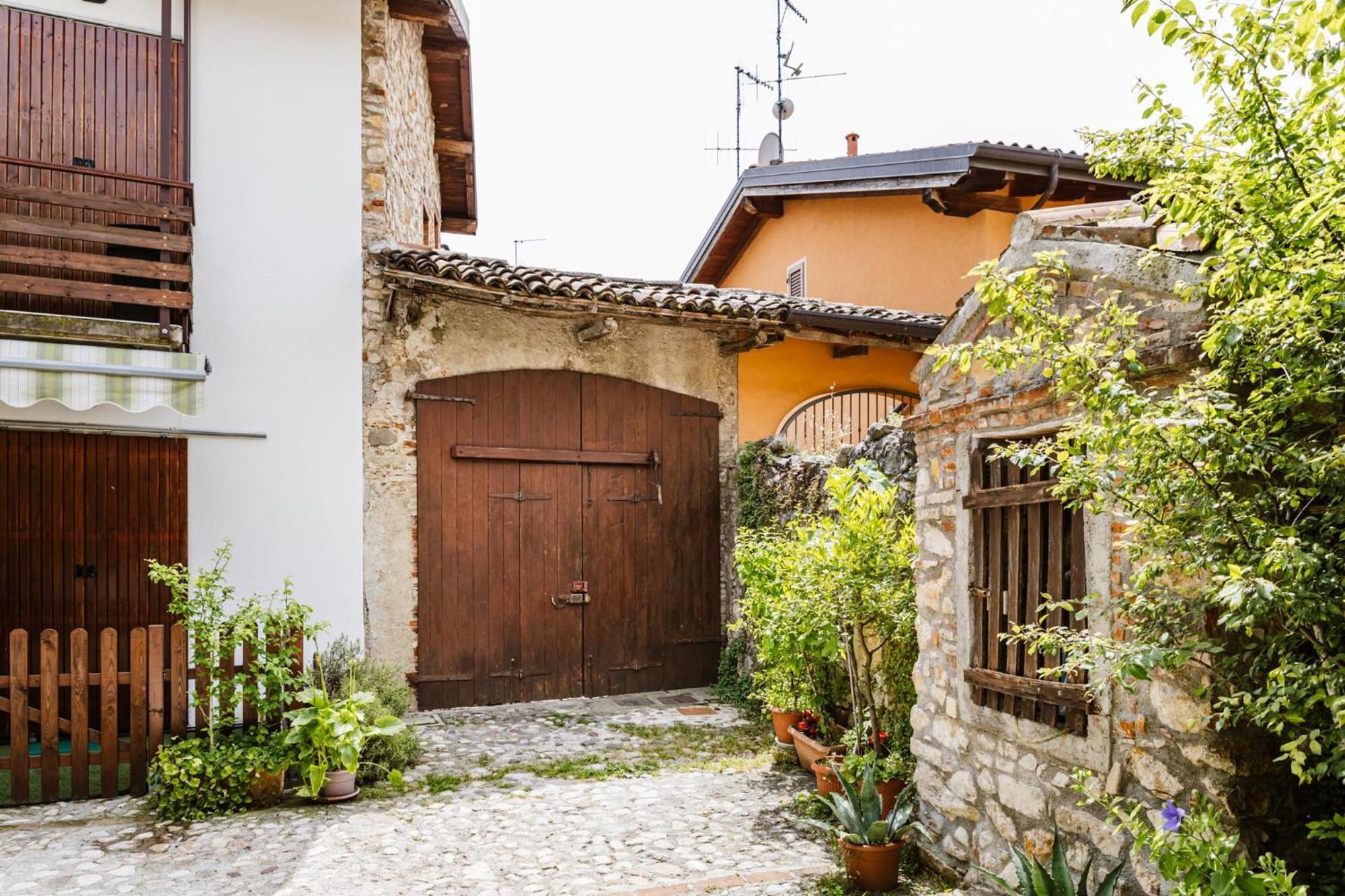 Cozy Castello Apartamento Manerba del Garda Exterior foto