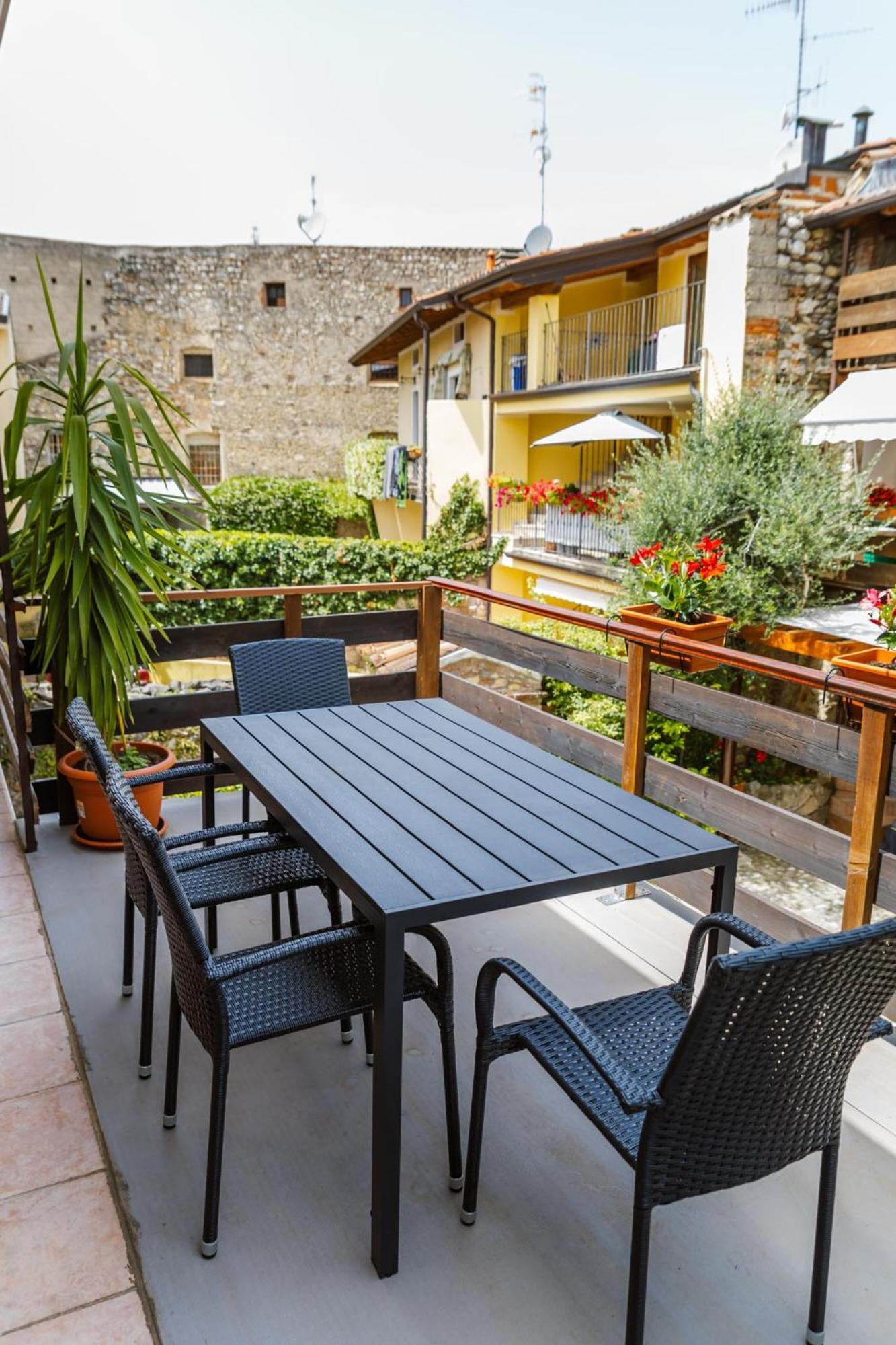 Cozy Castello Apartamento Manerba del Garda Exterior foto