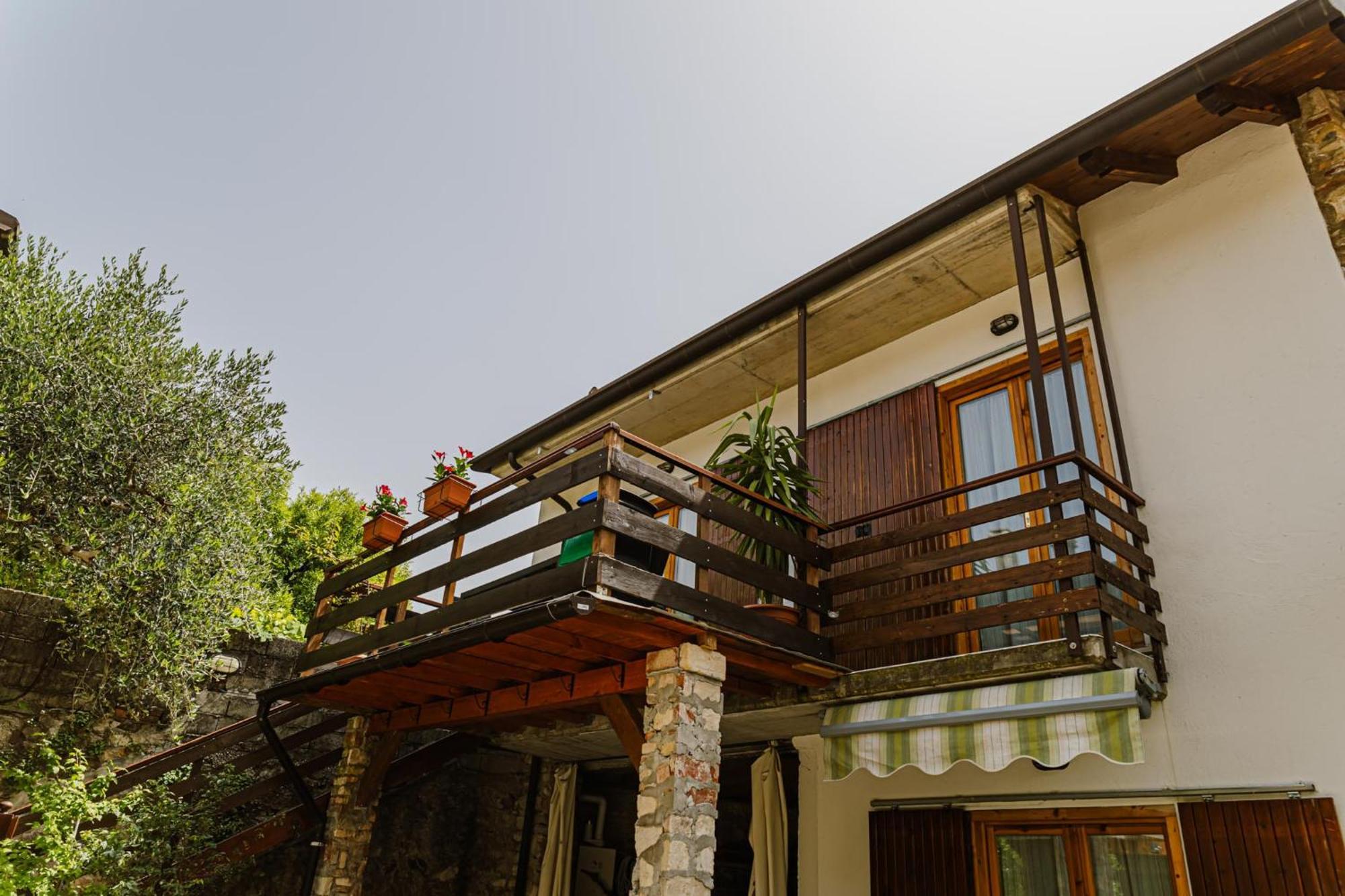 Cozy Castello Apartamento Manerba del Garda Exterior foto