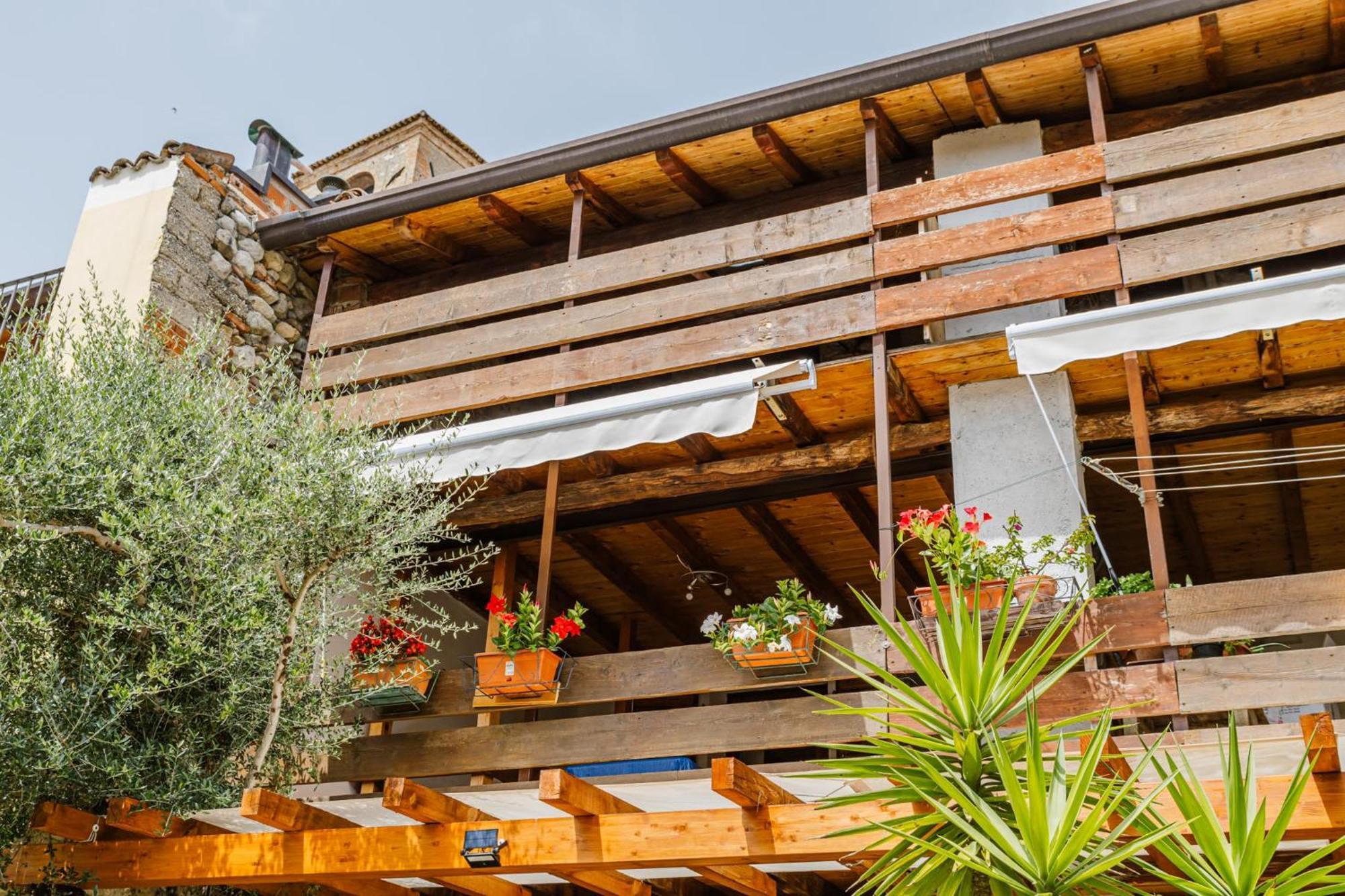 Cozy Castello Apartamento Manerba del Garda Exterior foto